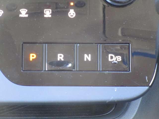 セレナ １．４　ｅ－ＰＯＷＥＲ　ＡＵＴＥＣＨ　スポーツ　スペック　試乗車・ニッサンコネクトナビゲーション＆　両側パワースライドドア　全周囲カメラ　ＥＴＣ　ＬＥＤヘッドライト（9枚目）