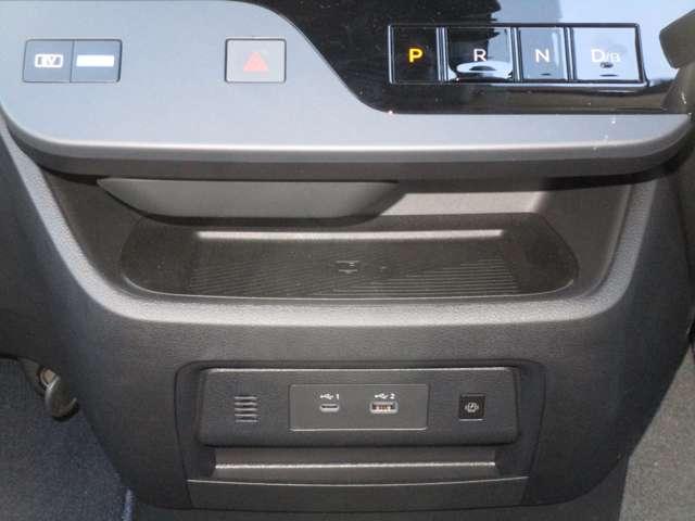 セレナ １．４　ｅ－ＰＯＷＥＲ　ＡＵＴＥＣＨ　スポーツ　スペック　試乗車・ニッサンコネクトナビゲーション＆　両側パワースライドドア　全周囲カメラ　ＥＴＣ　ＬＥＤヘッドライト（10枚目）