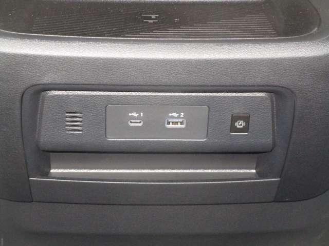 セレナ １．４　ｅ－ＰＯＷＥＲ　ＡＵＴＥＣＨ　スポーツ　スペック　試乗車・ニッサンコネクトナビゲーション＆　両側パワースライドドア　全周囲カメラ　ＥＴＣ　ＬＥＤヘッドライト（11枚目）