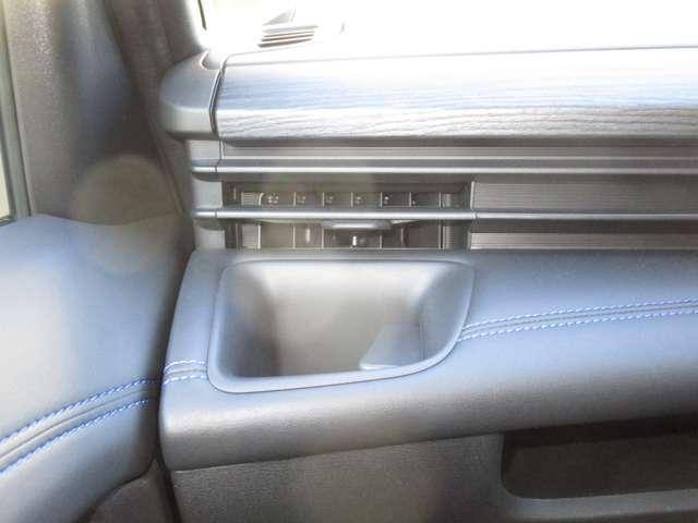 セレナ １．４　ｅ－ＰＯＷＥＲ　ＡＵＴＥＣＨ　スポーツ　スペック　試乗車・ニッサンコネクトナビゲーション＆　両側パワースライドドア　全周囲カメラ　ＥＴＣ　ＬＥＤヘッドライト（14枚目）