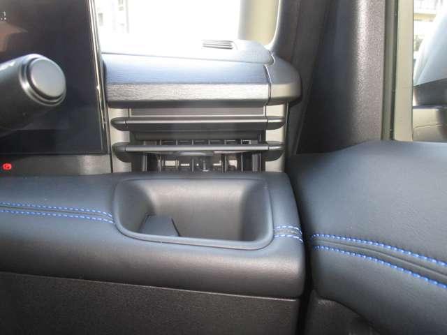 セレナ １．４　ｅ－ＰＯＷＥＲ　ＡＵＴＥＣＨ　スポーツ　スペック　試乗車・ニッサンコネクトナビゲーション＆　両側パワースライドドア　全周囲カメラ　ＥＴＣ　ＬＥＤヘッドライト（15枚目）