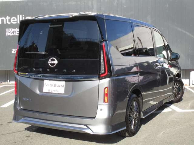 セレナ ２．０　ＡＵＴＥＣＨ　ニッサンコネクトナビゲーション＆アラウン　試乗車　両側オートスライドドア　衝突軽減ブレーキ　アラウンドビューモニター　禁煙車　ＬＥＤライト　ドライブレコーダー　インテリキー　サイドカメラ　アイドリングストップ　バックカメラ　キーレス　ナビＴＶ（2枚目）