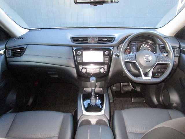 エクストレイル ２．０　２０Ｘ　３列車　４ＷＤ　フルタイム４ＷＤ　オートエアコン　アルミ　ワンオーナー車　ＰＳ　メモリーナビゲーション　パワーウィンドウ　ナビ　整備記録簿　エアバッグ　ＡＢＳ（3枚目）