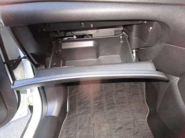 エクストレイル ２．０　２０Ｘ　３列車　４ＷＤ　フルタイム４ＷＤ　オートエアコン　アルミ　ワンオーナー車　ＰＳ　メモリーナビゲーション　パワーウィンドウ　ナビ　整備記録簿　エアバッグ　ＡＢＳ（4枚目）