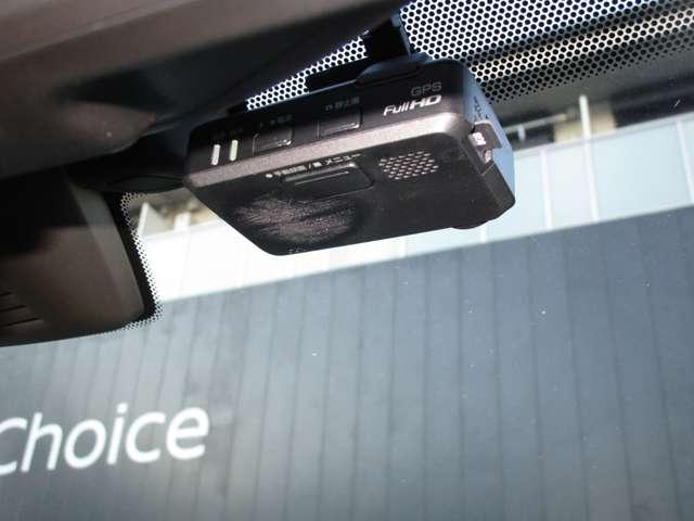 エクストレイル ２．０　２０Ｘ　３列車　４ＷＤ　フルタイム４ＷＤ　オートエアコン　アルミ　ワンオーナー車　ＰＳ　メモリーナビゲーション　パワーウィンドウ　ナビ　整備記録簿　エアバッグ　ＡＢＳ（5枚目）