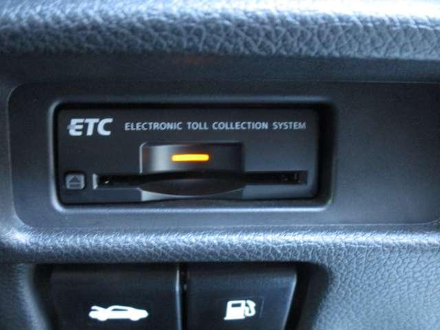 エクストレイル ２．０　２０Ｘ　３列車　４ＷＤ　フルタイム４ＷＤ　オートエアコン　アルミ　ワンオーナー車　ＰＳ　メモリーナビゲーション　パワーウィンドウ　ナビ　整備記録簿　エアバッグ　ＡＢＳ（10枚目）