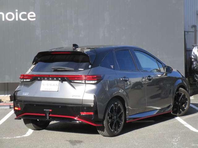 オーラ １．２　ＮＩＳＭＯ　カーナビ　定期点検記録簿　アルミホイール　運転席エアバッグ　メモリーナビ　ＡＢＳ　フルオートエアコン　パワーウィンドウ　パワーステアリング　１オーナ－（2枚目）