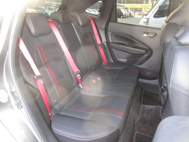 オーラ １．２　ＮＩＳＭＯ　カーナビ　定期点検記録簿　アルミホイール　運転席エアバッグ　メモリーナビ　ＡＢＳ　フルオートエアコン　パワーウィンドウ　パワーステアリング　１オーナ－（18枚目）