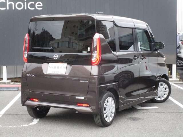 ルークス ６６０　Ｘ　９インチ日産純正ディスプレイオーディオ・　アラモニ　前後衝突軽減ブレーキ　ワンオーナー車　車線逸脱防止　スマートキー　定期点検記録簿　キーフリー　ｉ－ｓｔｏｐ　フルオートエアコン　パワーウインドウ　バックカメラ　盗難防止　カーテンエアバッグ（2枚目）