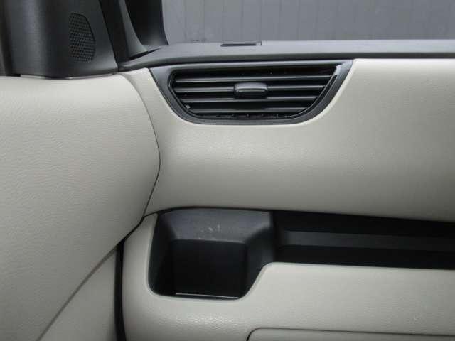 ルークス ６６０　Ｘ　９インチ日産純正ディスプレイオーディオ・　アラモニ　前後衝突軽減ブレーキ　ワンオーナー車　車線逸脱防止　スマートキー　定期点検記録簿　キーフリー　ｉ－ｓｔｏｐ　フルオートエアコン　パワーウインドウ　バックカメラ　盗難防止　カーテンエアバッグ（10枚目）