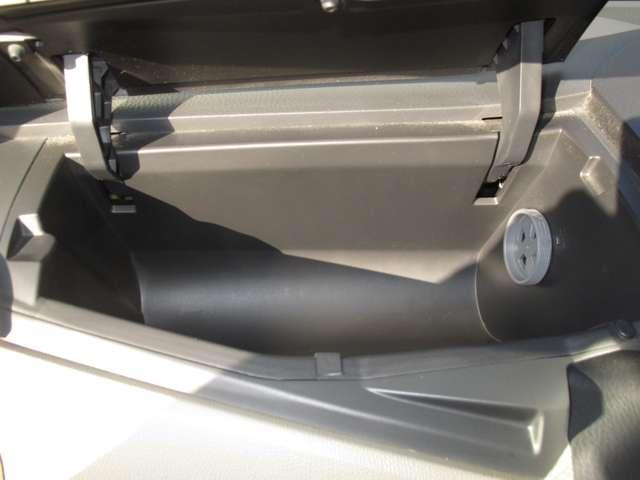 ルークス ６６０　Ｇ　エアバック　パワステ　オートエアコン　ＰＷ　ＡＢＳ　点検記録簿　ＣＤ一体ケンウッドＡＭ／ＦＭチューナー・オートエアコン・プラスチックバイザー・プライバシーガラス・ＡＢＳ・ハロゲンヘッドライト・（8枚目）