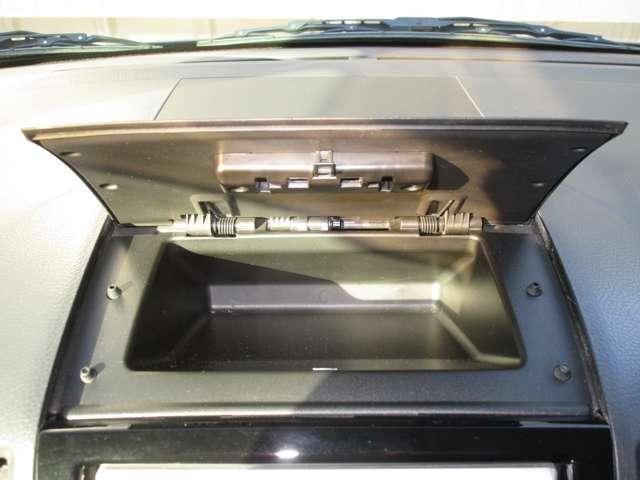 ルークス ６６０　Ｇ　エアバック　パワステ　オートエアコン　ＰＷ　ＡＢＳ　点検記録簿　ＣＤ一体ケンウッドＡＭ／ＦＭチューナー・オートエアコン・プラスチックバイザー・プライバシーガラス・ＡＢＳ・ハロゲンヘッドライト・（9枚目）