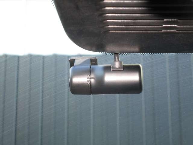 ノート １．２　Ｘ　社用車・ＭＭ２２３Ｄ－Ｌナビゲーション＆アラウン　リアカメラ　衝突被害軽減ブレ－キ　全方位カメラ　ＥＴＣ付　禁煙車　レーンアシスト　インテリジェントキー　ワンオーナー　ドラレコ　アイドリングストップ　整備記録簿　盗難防止システム　ワンセグＴＶ　ＡＢＳ（9枚目）