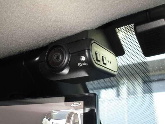 ノート １．２　Ｘ　社用車・ＭＭ２２３Ｄ－Ｌナビゲーション＆アラウン　リアカメラ　衝突被害軽減ブレ－キ　全方位カメラ　ＥＴＣ付　禁煙車　レーンアシスト　インテリジェントキー　ワンオーナー　ドラレコ　アイドリングストップ　整備記録簿　盗難防止システム　ワンセグＴＶ　ＡＢＳ（10枚目）