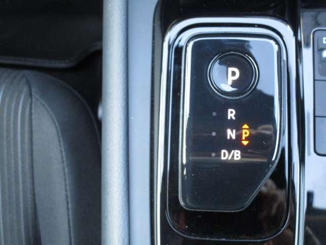 ノート 1.2 X MM223D-Lナビゲーション・アラウンドビュー リアカメラ 衝突被害軽減ブレ-キ 全方位カメラ ETC付 禁煙車 LEDヘッドライト レーンアシスト インテリジェントキー ワンオーナー ドラレコ アイドリングストップ 整備記録簿 盗難防止システム(17枚目)