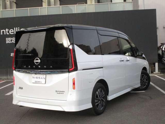 セレナ 1.4 e-4ORCE ハイウェイスターV 4WD ニッサンコネクトナビ・AVM・ETC アラウンドビュー レーンアシスト 3列シート ドラレコ レーダークルーズ 地デジ LEDヘッドランプ オートマチックハイビーム ナビTV バックカメラ 試乗車(4枚目)
