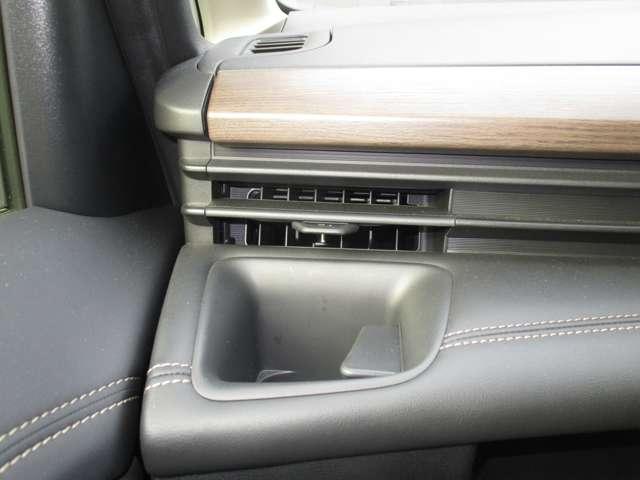 セレナ 1.4 e-4ORCE ハイウェイスターV 4WD ニッサンコネクトナビ・AVM・ETC アラウンドビュー レーンアシスト 3列シート ドラレコ レーダークルーズ 地デジ LEDヘッドランプ オートマチックハイビーム ナビTV バックカメラ 試乗車(15枚目)