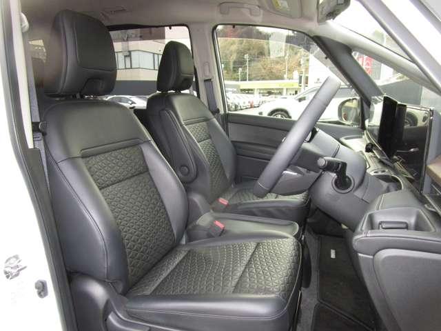 セレナ 1.4 e-4ORCE ハイウェイスターV 4WD ニッサンコネクトナビ・AVM・ETC アラウンドビュー レーンアシスト 3列シート ドラレコ レーダークルーズ 地デジ LEDヘッドランプ オートマチックハイビーム ナビTV バックカメラ 試乗車(24枚目)