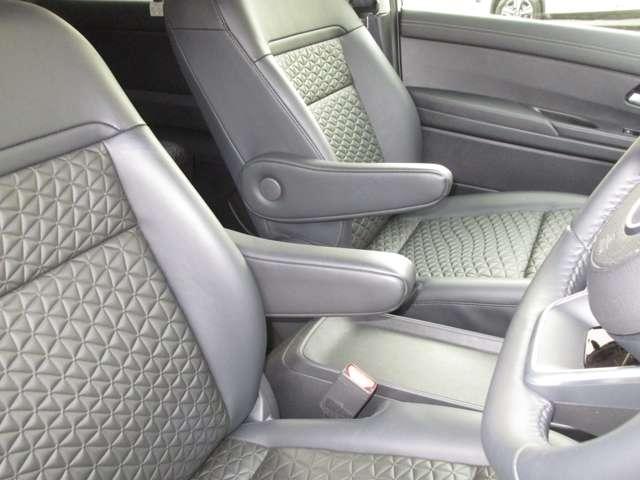 セレナ 1.4 e-4ORCE ハイウェイスターV 4WD ニッサンコネクトナビ・AVM・ETC アラウンドビュー レーンアシスト 3列シート ドラレコ レーダークルーズ 地デジ LEDヘッドランプ オートマチックハイビーム ナビTV バックカメラ 試乗車(25枚目)