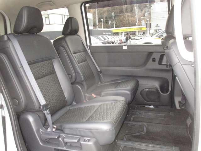 セレナ 1.4 e-4ORCE ハイウェイスターV 4WD ニッサンコネクトナビ・AVM・ETC アラウンドビュー レーンアシスト 3列シート ドラレコ レーダークルーズ 地デジ LEDヘッドランプ オートマチックハイビーム ナビTV バックカメラ 試乗車(26枚目)