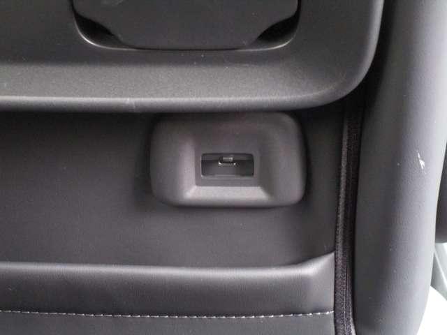 セレナ 1.4 e-4ORCE ハイウェイスターV 4WD ニッサンコネクトナビ・AVM・ETC アラウンドビュー レーンアシスト 3列シート ドラレコ レーダークルーズ 地デジ LEDヘッドランプ オートマチックハイビーム ナビTV バックカメラ 試乗車(32枚目)