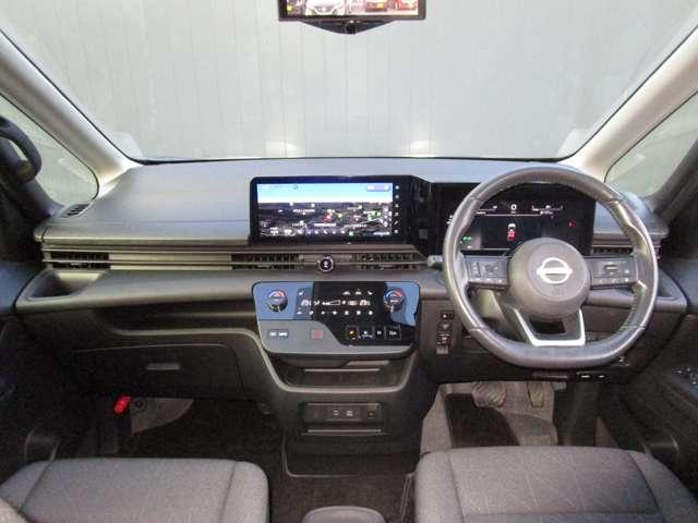 セレナ ニッサンコネクトナビゲーション&アラウンドビューモニター ETC2.0プロパイロット 前後ドライブレコーダー 後席モニター 前後ソナー ワイヤレス充電器 フロント&セカンドシートヒーター バイザー(4枚目)