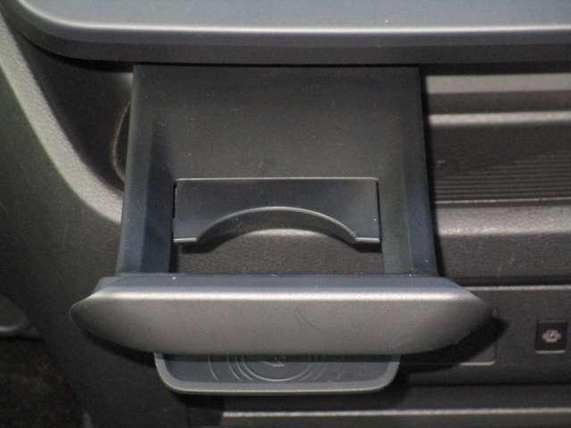 セレナ ニッサンコネクトナビゲーション&アラウンドビューモニター ETC2.0プロパイロット 前後ドライブレコーダー 後席モニター 前後ソナー ワイヤレス充電器 フロント&セカンドシートヒーター バイザー(10枚目)