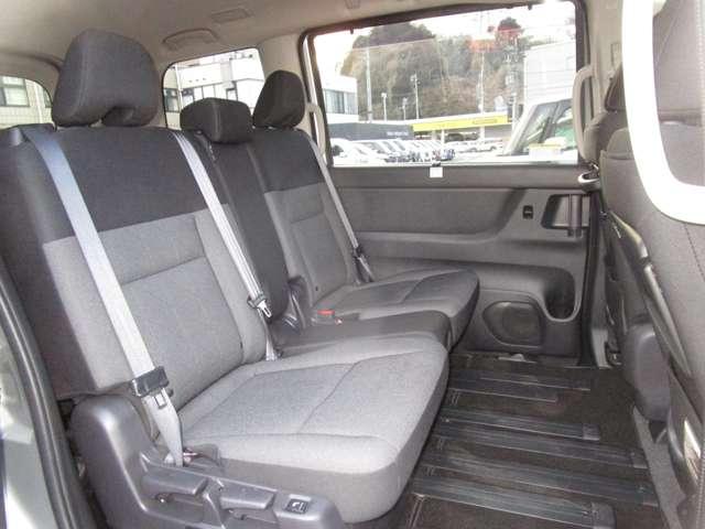 セレナ ニッサンコネクトナビゲーション&アラウンドビューモニター ETC2.0プロパイロット 前後ドライブレコーダー 後席モニター 前後ソナー ワイヤレス充電器 フロント&セカンドシートヒーター バイザー(24枚目)