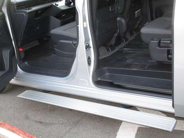 セレナ ニッサンコネクトナビゲーション&アラウンドビューモニター ETC2.0プロパイロット 前後ドライブレコーダー 後席モニター 前後ソナー ワイヤレス充電器 フロント&セカンドシートヒーター バイザー(54枚目)