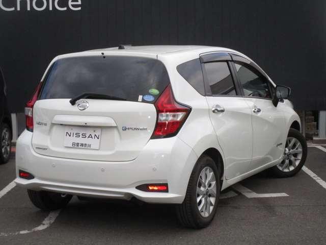 ノート １．２　ｅ－ＰＯＷＥＲ　メダリスト　ＦＯＵＲ　４ＷＤ　ＭＭ３１９ＤーＷナビゲーション＆ＡＶＭ・ＥＴＣ　インテリキー　ナビＴＶ　盗難防止装置　切替４ＷＤ　キーレス　１オーナー　レーンアシスト　エアバッグ　ドラレコ　バックカメラ　クルコン　フルオートエアコン（9枚目）