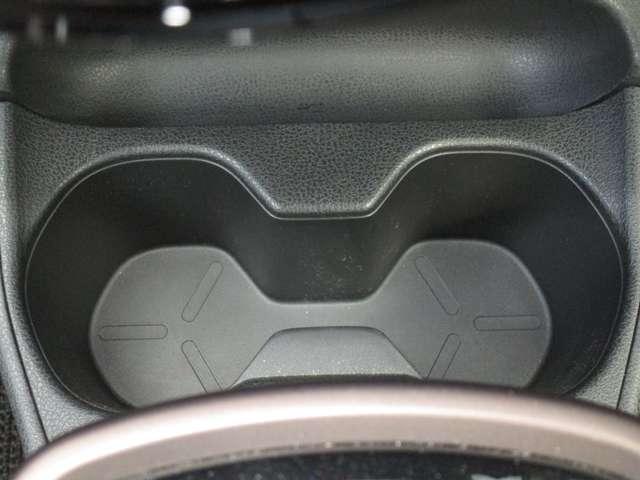 ノート １．２　ｅ－ＰＯＷＥＲ　メダリスト　ＦＯＵＲ　４ＷＤ　ＭＭ３１９ＤーＷナビゲーション＆ＡＶＭ・ＥＴＣ　インテリキー　ナビＴＶ　盗難防止装置　切替４ＷＤ　キーレス　１オーナー　レーンアシスト　エアバッグ　ドラレコ　バックカメラ　クルコン　フルオートエアコン（17枚目）