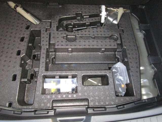 ノート １．２　Ｘ　ナビ＆バックカメラ・ＥＴＣ・ドラレコ　全方位モニタ　地デジフルセグＴＶ　運転席エアバック　ＬＫＡ　オートＬＥＤ　インテリジェントキ　メモリ－ナビ　ＬＥＤヘッドランプ　ＥＴＣ　セキュリティー　Ｂモニター（27枚目）