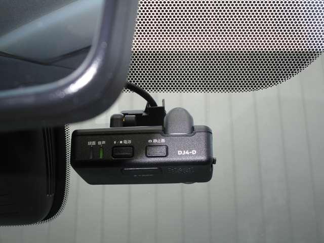 セレナ １．２　ｅ－ＰＯＷＥＲ　ハイウェイスター　Ｖ　キーレスエントリ　レーダークルーズＣ　衝突軽減ブレーキシステム　スマートキーＰスタート　１オーナ　３列シート　車線逸脱　ＥＴＣ　ウォークスルー　ドライブレコーダー　記録簿付き　バックカメラ　メモリナビ（9枚目）