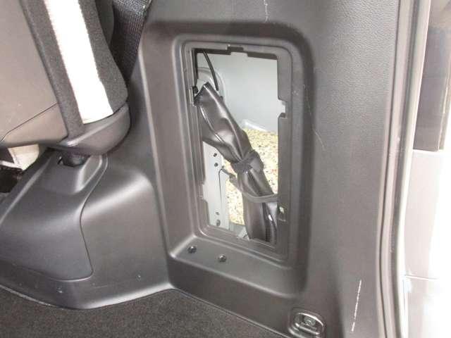 セレナ １．２　ｅ－ＰＯＷＥＲ　ハイウェイスター　Ｖ　キーレスエントリ　レーダークルーズＣ　衝突軽減ブレーキシステム　スマートキーＰスタート　１オーナ　３列シート　車線逸脱　ＥＴＣ　ウォークスルー　ドライブレコーダー　記録簿付き　バックカメラ　メモリナビ（41枚目）