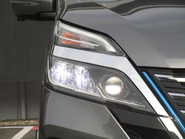 セレナ １．２　ｅ－ＰＯＷＥＲ　ハイウェイスター　Ｖ　キーレスエントリ　レーダークルーズＣ　衝突軽減ブレーキシステム　スマートキーＰスタート　１オーナ　３列シート　車線逸脱　ＥＴＣ　ウォークスルー　ドライブレコーダー　記録簿付き　バックカメラ　メモリナビ（45枚目）