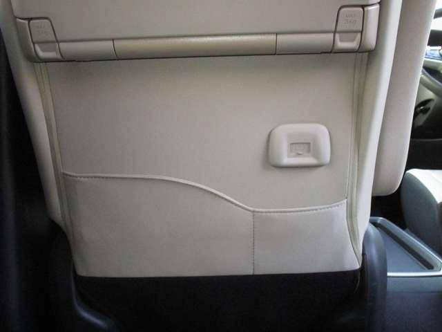 セレナ １．２　ｅ－ＰＯＷＥＲ　ハイウェイスター　Ｖ　キーレスエントリ　衝突軽減ブレーキシステム　１オーナ　３列シート　車線逸脱　ウォークスルー　オートエアコン　イモビライザー　アイドリングストップ　ＡＷ　サイドエアバッグ　ＡＢＳ　助手席エアバッグ（28枚目）