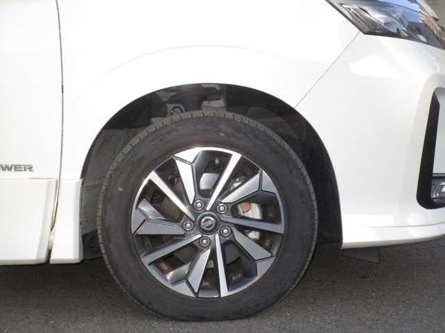 セレナ １．２　ｅ－ＰＯＷＥＲ　ハイウェイスター　Ｖ　キーレスエントリ　衝突軽減ブレーキシステム　１オーナ　３列シート　車線逸脱　ウォークスルー　オートエアコン　イモビライザー　アイドリングストップ　ＡＷ　サイドエアバッグ　ＡＢＳ　助手席エアバッグ（44枚目）