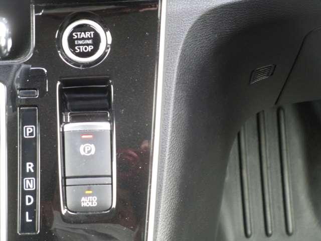 セレナ 2.0 ハイウェイスター V MM521DーLナビゲーション&アラウンドビュ ハイビームアシスト クルコン LEDランプ サイドエアバッグ アルミ 三列シート ワンオーナー エアバッグ LDP キーフリー ETC ナビTV ABS(19枚目)