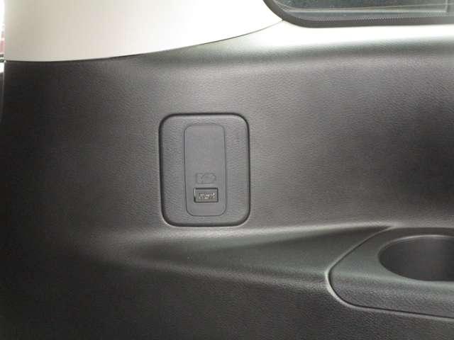 セレナ 2.0 ハイウェイスター V MM521DーLナビゲーション&アラウンドビュ ハイビームアシスト クルコン LEDランプ サイドエアバッグ アルミ 三列シート ワンオーナー エアバッグ LDP キーフリー ETC ナビTV ABS(34枚目)