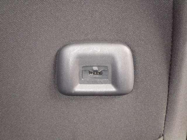 セレナ ２．０　ハイウェイスター　Ｖ　ＭＭ５２１ＤーＬナビゲーション＆バックビューモ　カーナビ　ハイビームアシスト　レーダーＣ　アルミ　三列シート　ワンオーナー　エアバッグ　ＬＤＰ　キーフリー　パワーウインドウ　点検記録簿　盗難防止装置（25枚目）