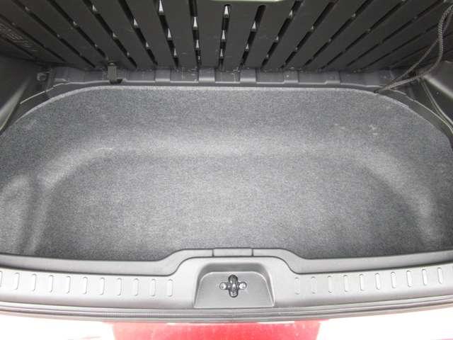 セレナ ２．０　ハイウェイスター　Ｖ　ＭＭ５２１ＤーＬナビゲーション＆バックビューモ　カーナビ　ハイビームアシスト　レーダーＣ　アルミ　三列シート　ワンオーナー　エアバッグ　ＬＤＰ　キーフリー　パワーウインドウ　点検記録簿　盗難防止装置（39枚目）