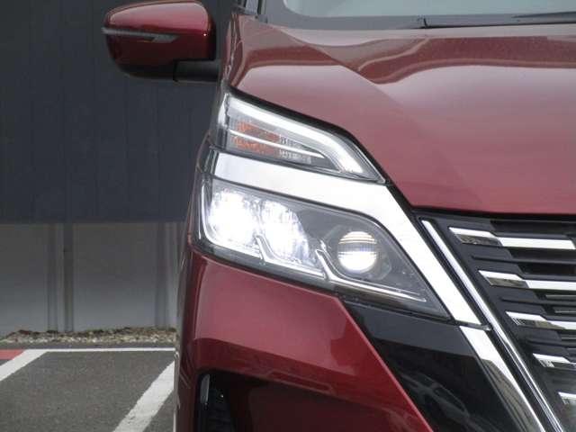 セレナ ２．０　ハイウェイスター　Ｖ　ＭＭ５２１ＤーＬナビゲーション＆バックビューモ　カーナビ　ハイビームアシスト　レーダーＣ　アルミ　三列シート　ワンオーナー　エアバッグ　ＬＤＰ　キーフリー　パワーウインドウ　点検記録簿　盗難防止装置（45枚目）