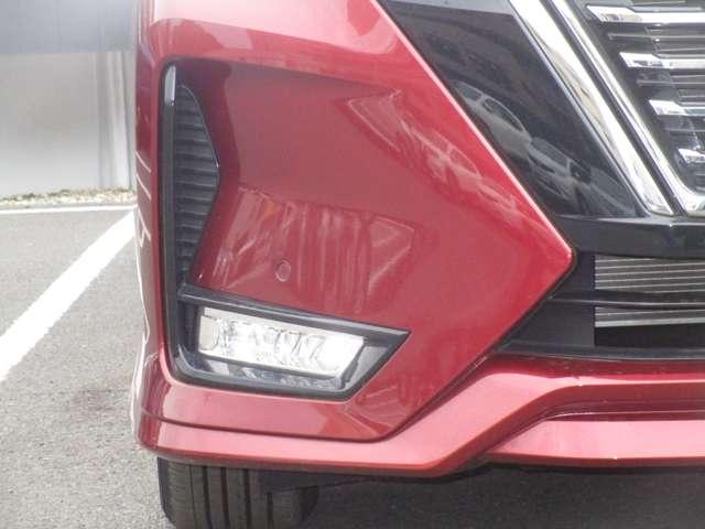 セレナ ２．０　ハイウェイスター　Ｖ　ＭＭ５２１ＤーＬナビゲーション＆バックビューモ　カーナビ　ハイビームアシスト　レーダーＣ　アルミ　三列シート　ワンオーナー　エアバッグ　ＬＤＰ　キーフリー　パワーウインドウ　点検記録簿　盗難防止装置（46枚目）