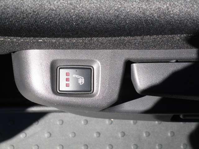 セレナ １．４　ｅ－ＰＯＷＥＲ　ハイウェイスターＶ　試乗車　フルオートエアコン　ＡＢＳ　アルミホイール　記録簿　アイドリングストップ　パワーウィンドウ　メモリーナビ　アラウンドビューモニター　ＥＴＣ２．０　ドラレコ　プロパイロット　ＳＯＳコール（26枚目）