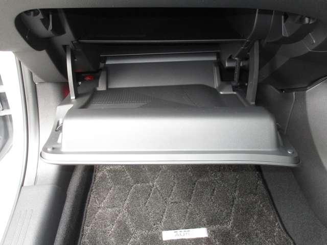 オーラ １．２　Ｇ　レザーエディション　レザーシート　アルミ　メモリーナビゲーション　アラウンドビューモニター　ＥＴＣ　ドラレコ　プロパイロット　ＳＯＳコール　記録簿　ＡＢＳ　エアコン　パワステ　エアバッグ　パワーウィンドウ　ワンオ－ナ－（15枚目）