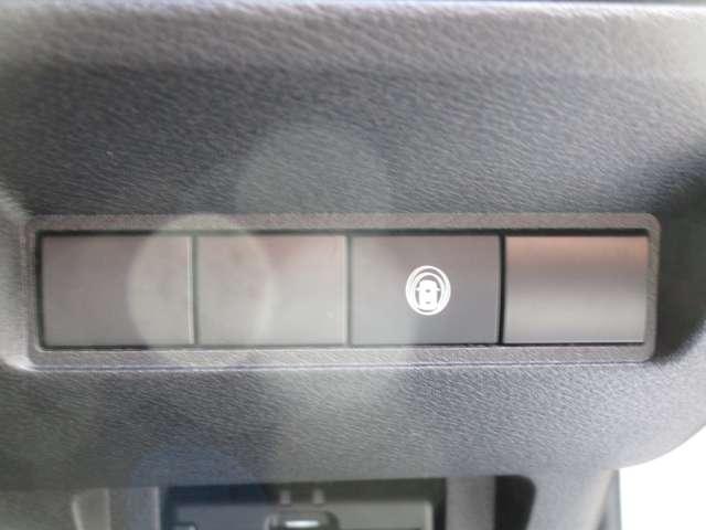 オーラ １．２　Ｇ　メモリーナビ　アラウンドビューモニター　ＥＴＣ　パワーウィンドウ　アルミホイール　フルオートエアコン　パワーステアリング　記録簿　メモリーナビ　エアバッグ　ＡＢＳ　　試乗車アップ　ナビ　ＡＡＣ　ＰＳ（21枚目）