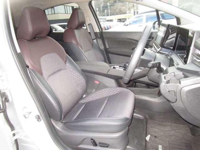 オーラ １．２　Ｇ　メモリーナビ　アラウンドビューモニター　ＥＴＣ　パワーウィンドウ　アルミホイール　フルオートエアコン　パワーステアリング　記録簿　メモリーナビ　エアバッグ　ＡＢＳ　　試乗車アップ　ナビ　ＡＡＣ　ＰＳ（22枚目）