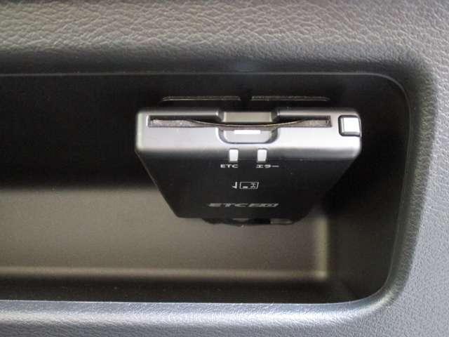 デイズ ６６０　Ｘ　試乗車　ナビ＆ＡＶＭ・ＥＴＣ・ドラレコ　ドライブレコーダ　ハイビームＡ　全周囲Ｍ　衝突軽減ブレ－キ　Ｂカメ　車線逸脱警報装置　地デジ　ワンオ－ナ－車　ｉ－ｓｔｏｐ　ＬＥＤライト　助手席エアバック　禁煙（10枚目）