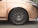 足元もアルミホイールきれいに演出。