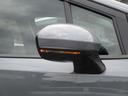 ウインカー付き電動格納式ドアミラー装備してます。対向車もウインカーを確認できます